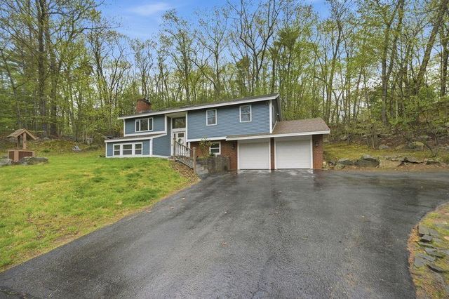 10 Hillside Road, Kingston, NH 03848