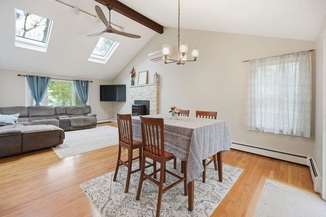 10 Hillside Road, Kingston, NH 03848
