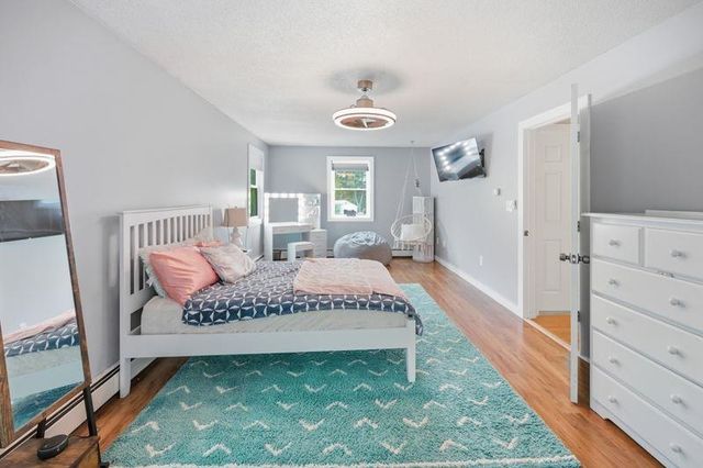 10 Hillside Road, Kingston, NH 03848