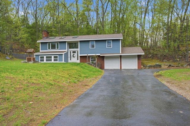 10 Hillside Road, Kingston, NH 03848