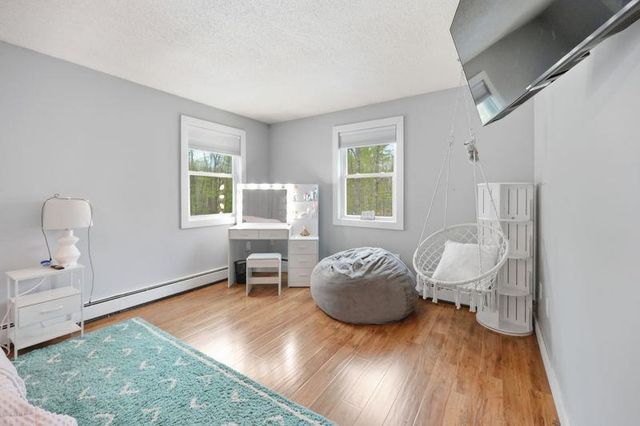 10 Hillside Road, Kingston, NH 03848