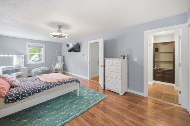 10 Hillside Road, Kingston, NH 03848