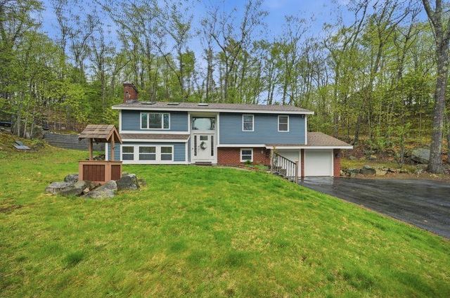 10 Hillside Road, Kingston, NH 03848