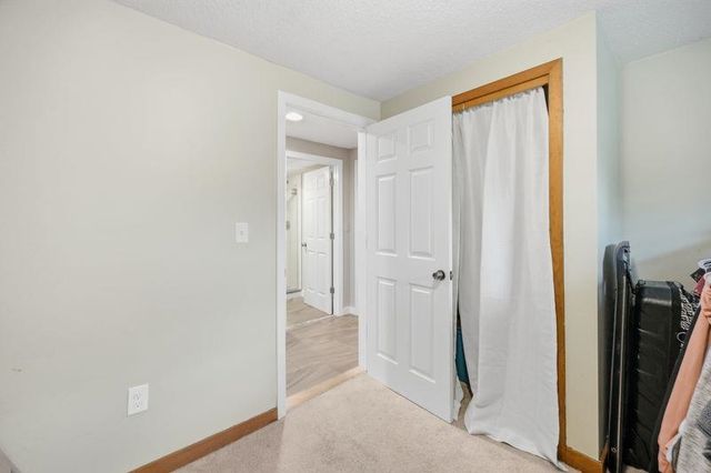 10 Hillside Road, Kingston, NH 03848