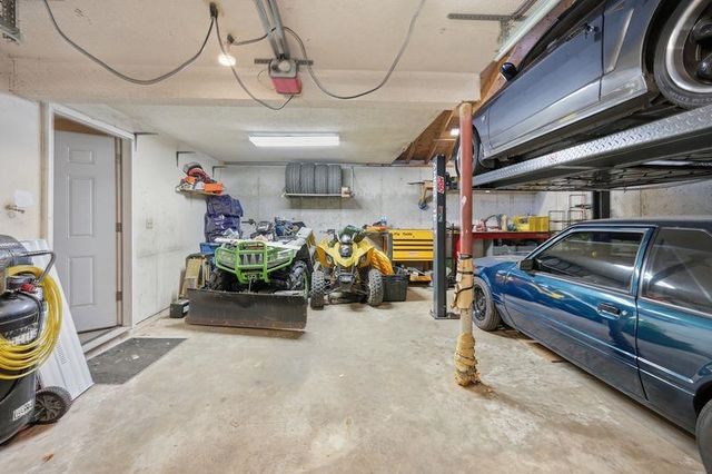 10 Hillside Road, Kingston, NH 03848