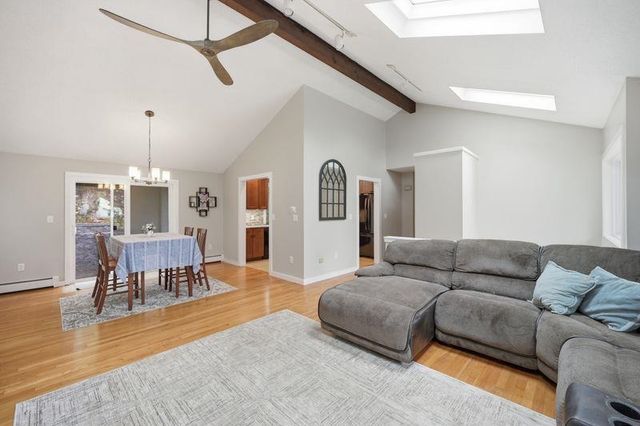 10 Hillside Road, Kingston, NH 03848