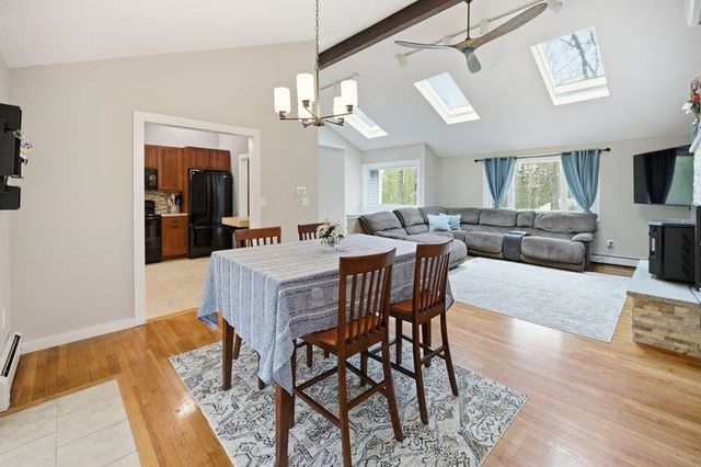10 Hillside Road, Kingston, NH 03848