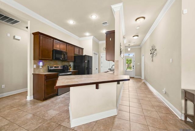 23369 Mango Dr, Denham Springs, LA 70726