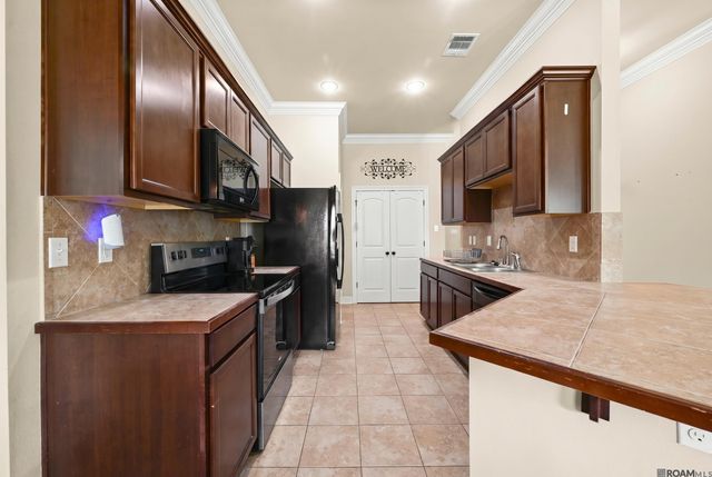 23369 Mango Dr, Denham Springs, LA 70726