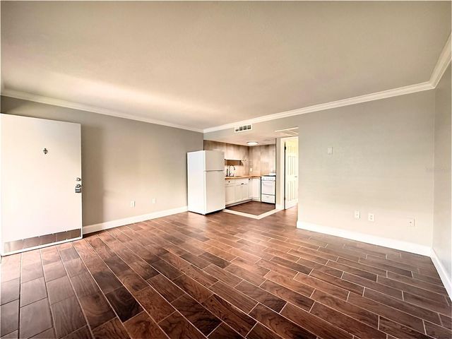 133 OYSTER BAY CIRCLE 370, Altamonte Springs, FL 32701