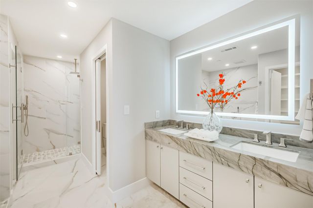 5100 San Felipe Street 363, Houston, TX 77056