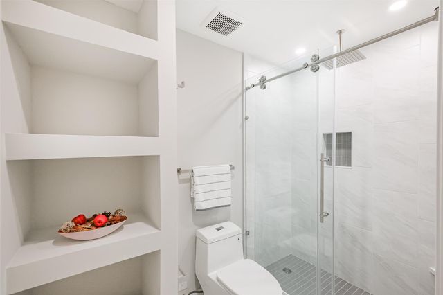 5100 San Felipe Street 363, Houston, TX 77056