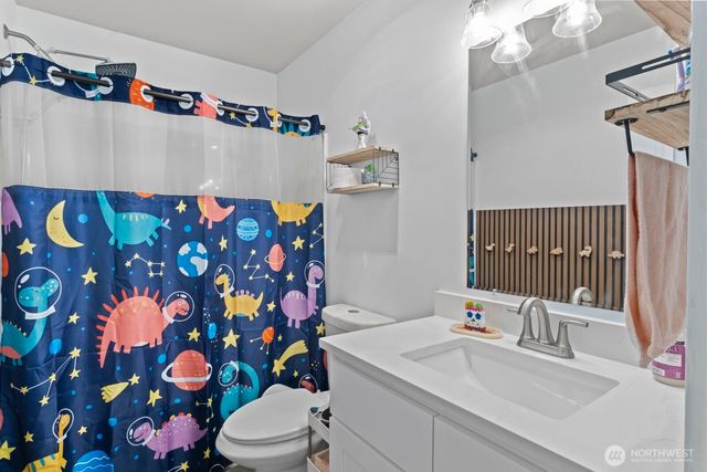 18204 E Clear Lake Boulevard SE, Yelm, WA 98597