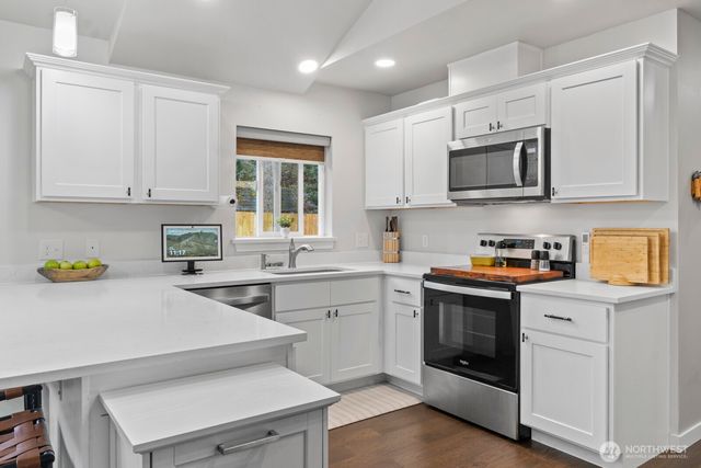 18204 E Clear Lake Boulevard SE, Yelm, WA 98597