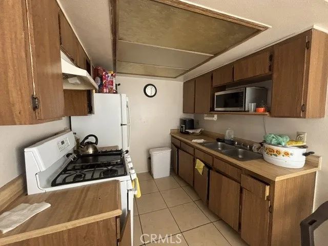 726 E 31st, Los Angeles, CA 90011