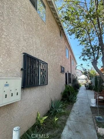 726 E 31st, Los Angeles, CA 90011