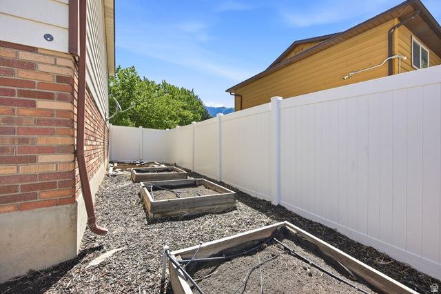 11042 S LINDON RD, Sandy, UT 84092