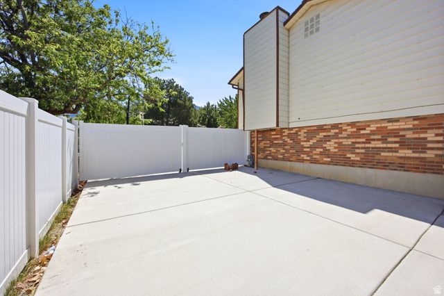 11042 S LINDON RD, Sandy, UT 84092