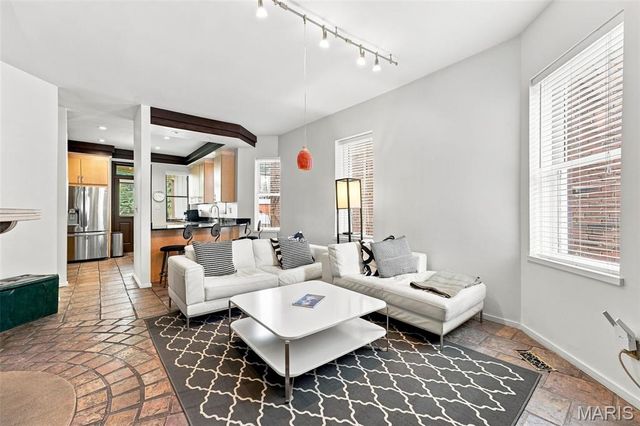 4469 Pershing Avenue, St Louis, MO 63108