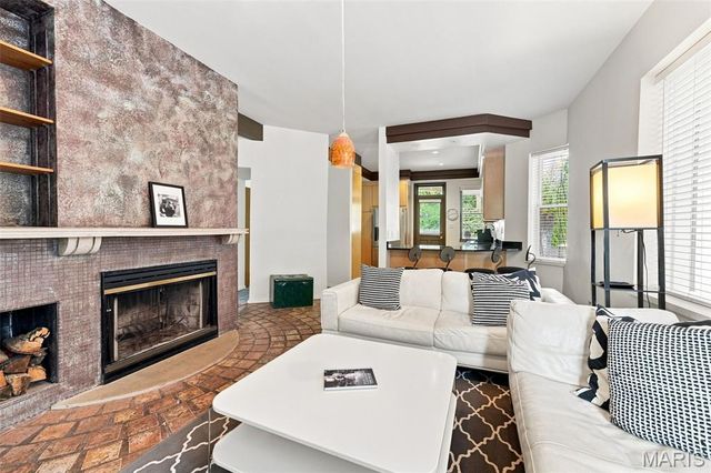 4469 Pershing Avenue, St Louis, MO 63108