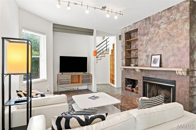 4469 Pershing Avenue, St Louis, MO 63108