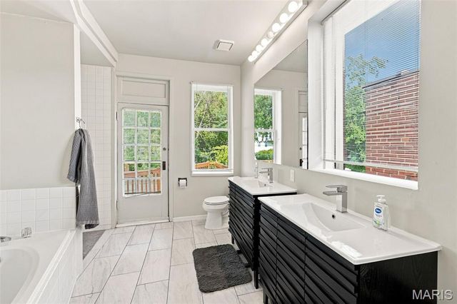 4469 Pershing Avenue, St Louis, MO 63108