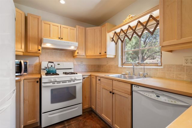 3869 Old Santa Fe Trail, Santa Fe, NM 87505