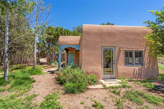 3869 Old Santa Fe Trail, Santa Fe, NM 87505