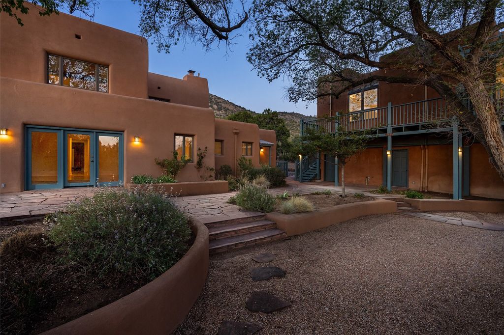 3869 Old Santa Fe Trail, Santa Fe, NM 87505