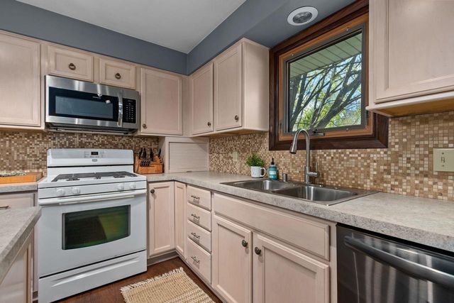 3300 N RANKIN STREET, Appleton, WI 54911