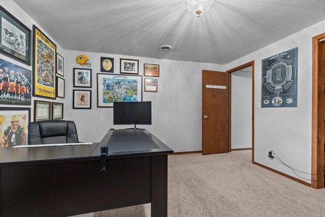 3300 N RANKIN STREET, Appleton, WI 54911