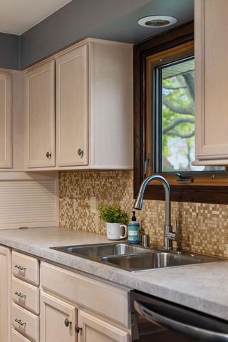 3300 N RANKIN STREET, Appleton, WI 54911