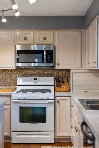 3300 N RANKIN STREET, Appleton, WI 54911