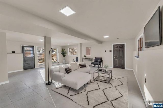 1011 Washington Avenue, Old Tappan, NJ 07675