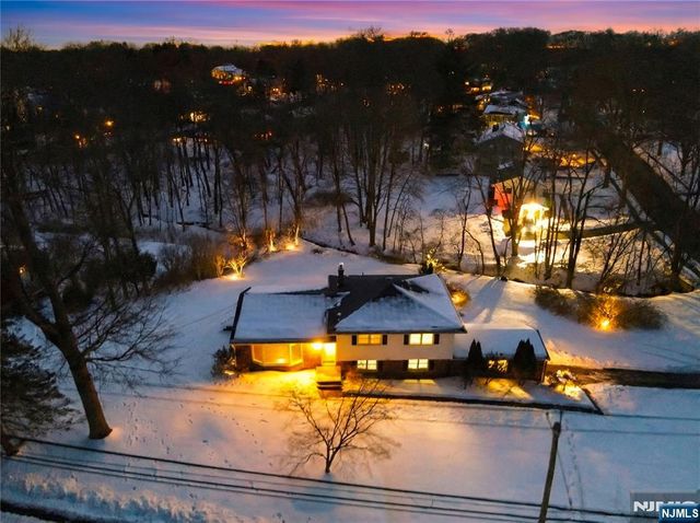 1011 Washington Avenue, Old Tappan, NJ 07675