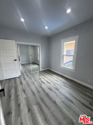 136 W 43rd Place, Los Angeles, CA 90037