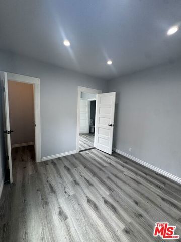 136 W 43rd Place, Los Angeles, CA 90037