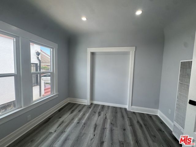 136 W 43rd Place, Los Angeles, CA 90037