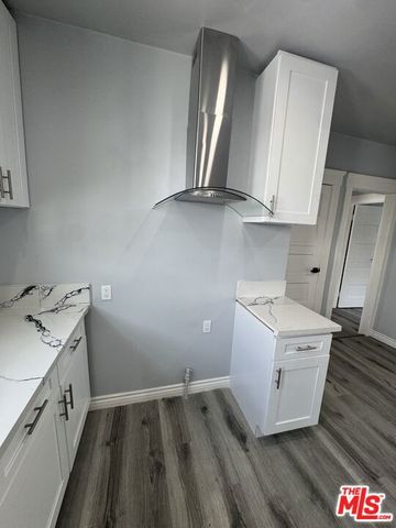 136 W 43rd Place, Los Angeles, CA 90037