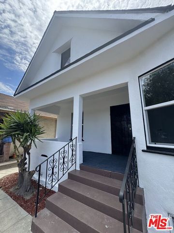136 W 43rd Place, Los Angeles, CA 90037