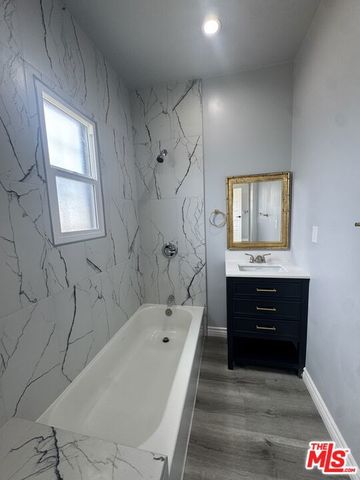 136 W 43rd Place, Los Angeles, CA 90037