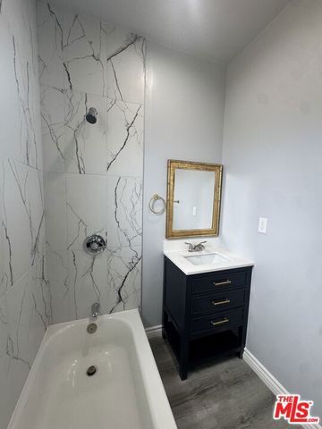 136 W 43rd Place, Los Angeles, CA 90037