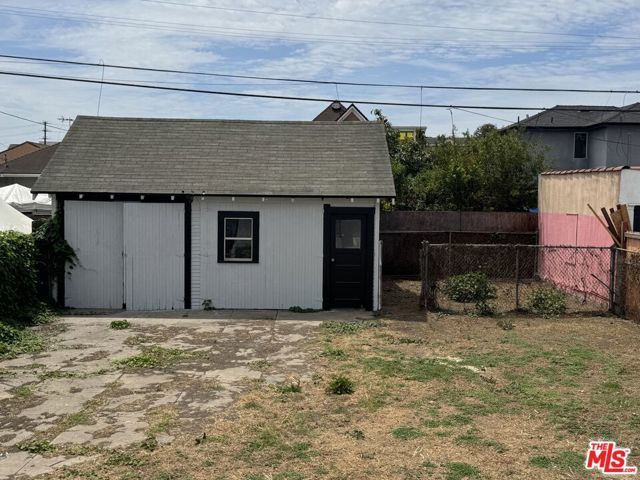 136 W 43rd Place, Los Angeles, CA 90037