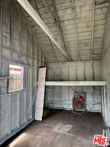 136 W 43rd Place, Los Angeles, CA 90037