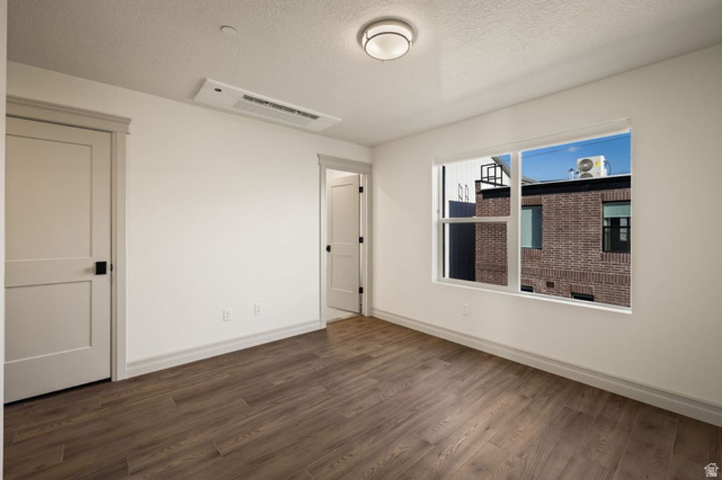 Image 13 of property listing at 443 W 400 N #201, Salt Lake City, UT 84103