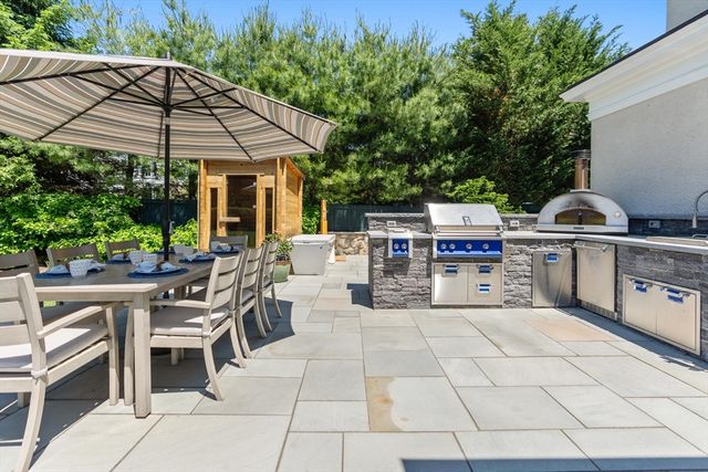 10 Burnham Rd, Newton, MA 02465