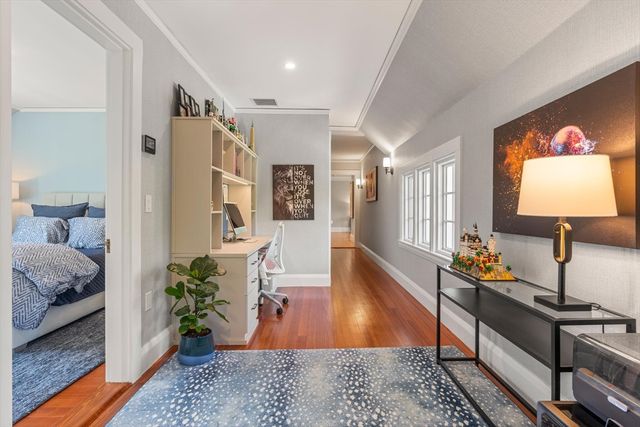 10 Burnham Rd, Newton, MA 02465