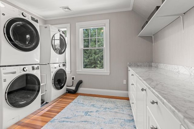 10 Burnham Rd, Newton, MA 02465