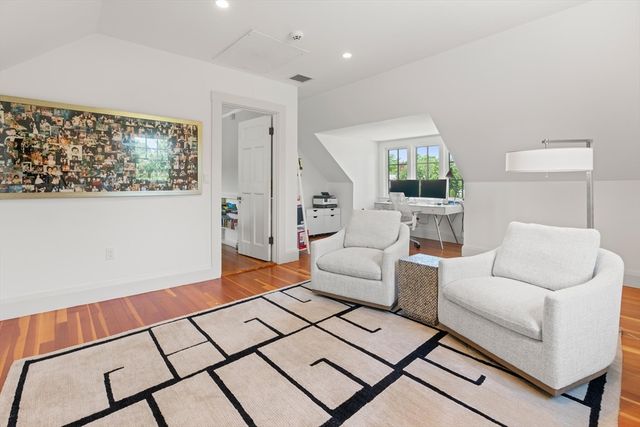 10 Burnham Rd, Newton, MA 02465