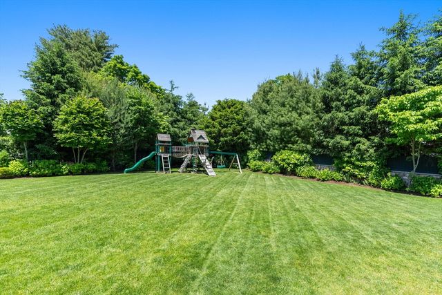 10 Burnham Rd, Newton, MA 02465